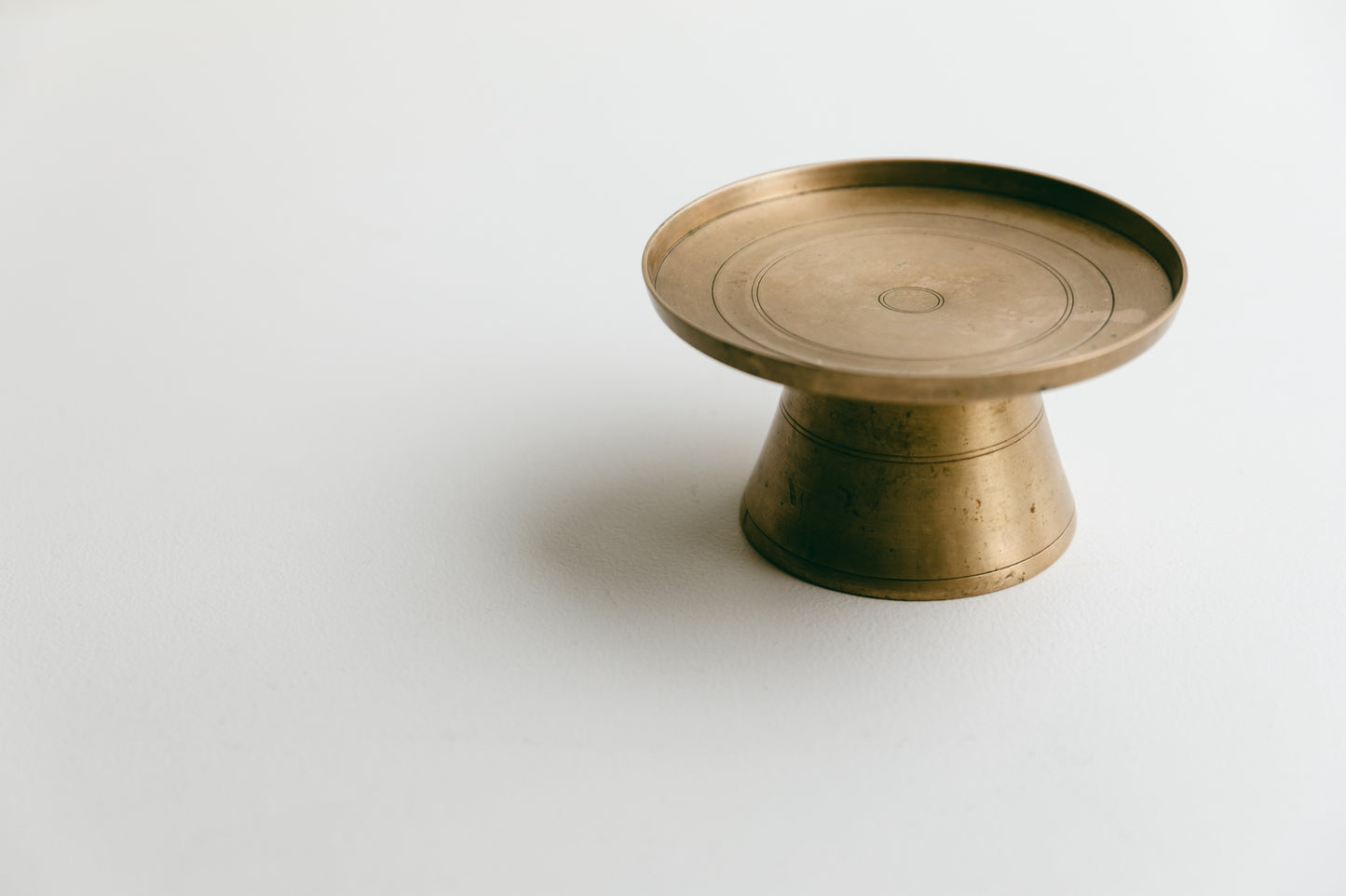 【アンティーク品】李朝時代 真鍮製高台(MU1)