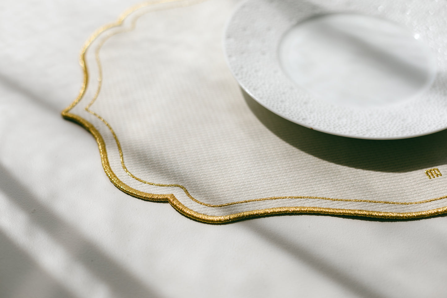 【MAISON DE ART】テーブルマット・ゴールドコレクション(ホワイト)