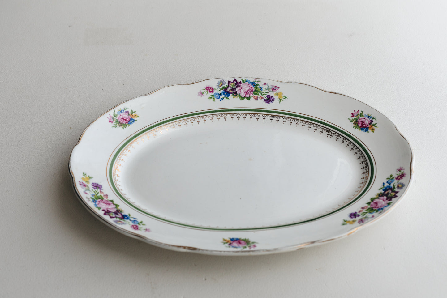 【アンティーク品】ヨーロッパ 花柄楕円皿(中)